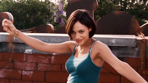 rosario dawson boobs|Atriz Rosario Dawson publica vídeo de topless para celebrar